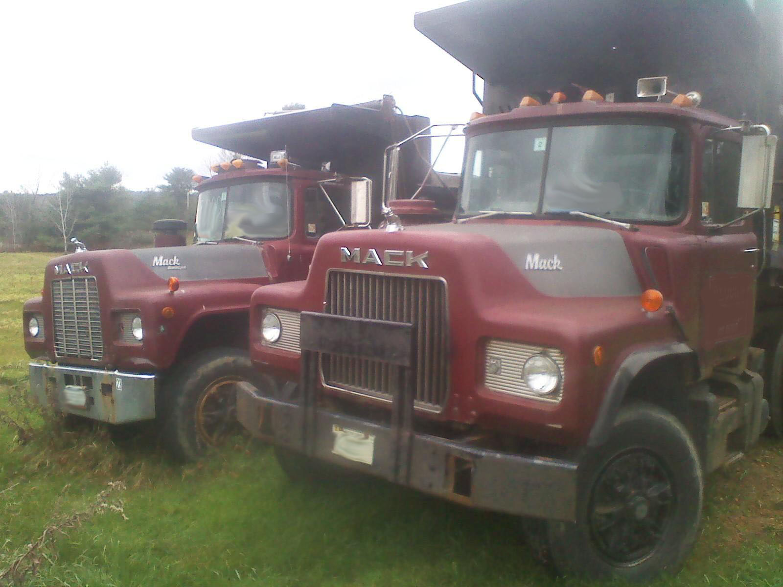 1987 Mack DM686S Dump Truck