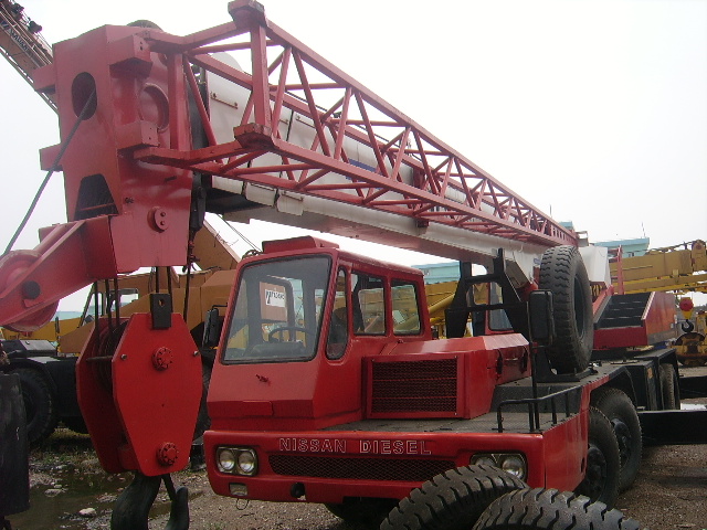 Cranes TG300E